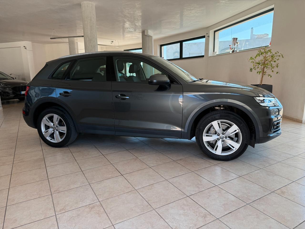 Audi Q5 2.0 TDI 190 CV quattro S tronic Business Sport