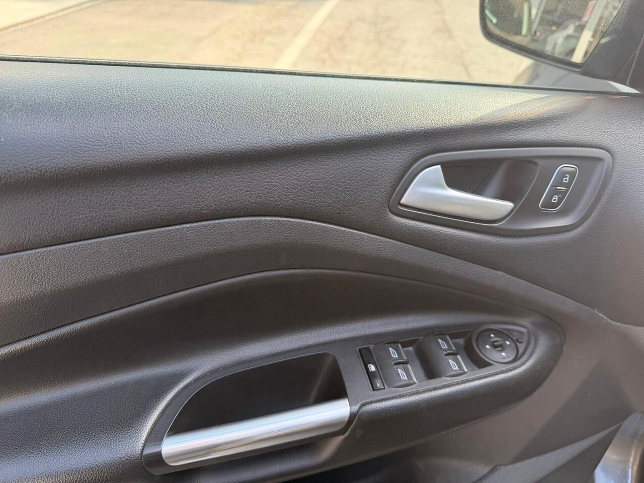 Ford Kuga 1.5 TDCI 120 CV S&S 2WD Powershift Titanium