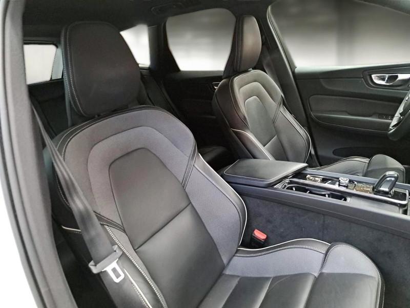 VOLVO XC60 B5 D AWD automatico R-Design