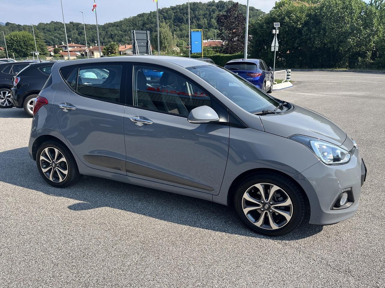 hyundai i 10 1200 cc STYLE