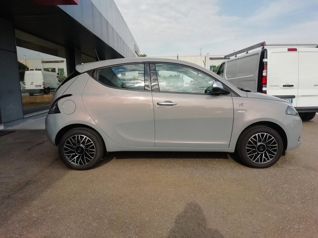 Lancia Ypsilon 1.0 FireFly Hybryd Gold GL481