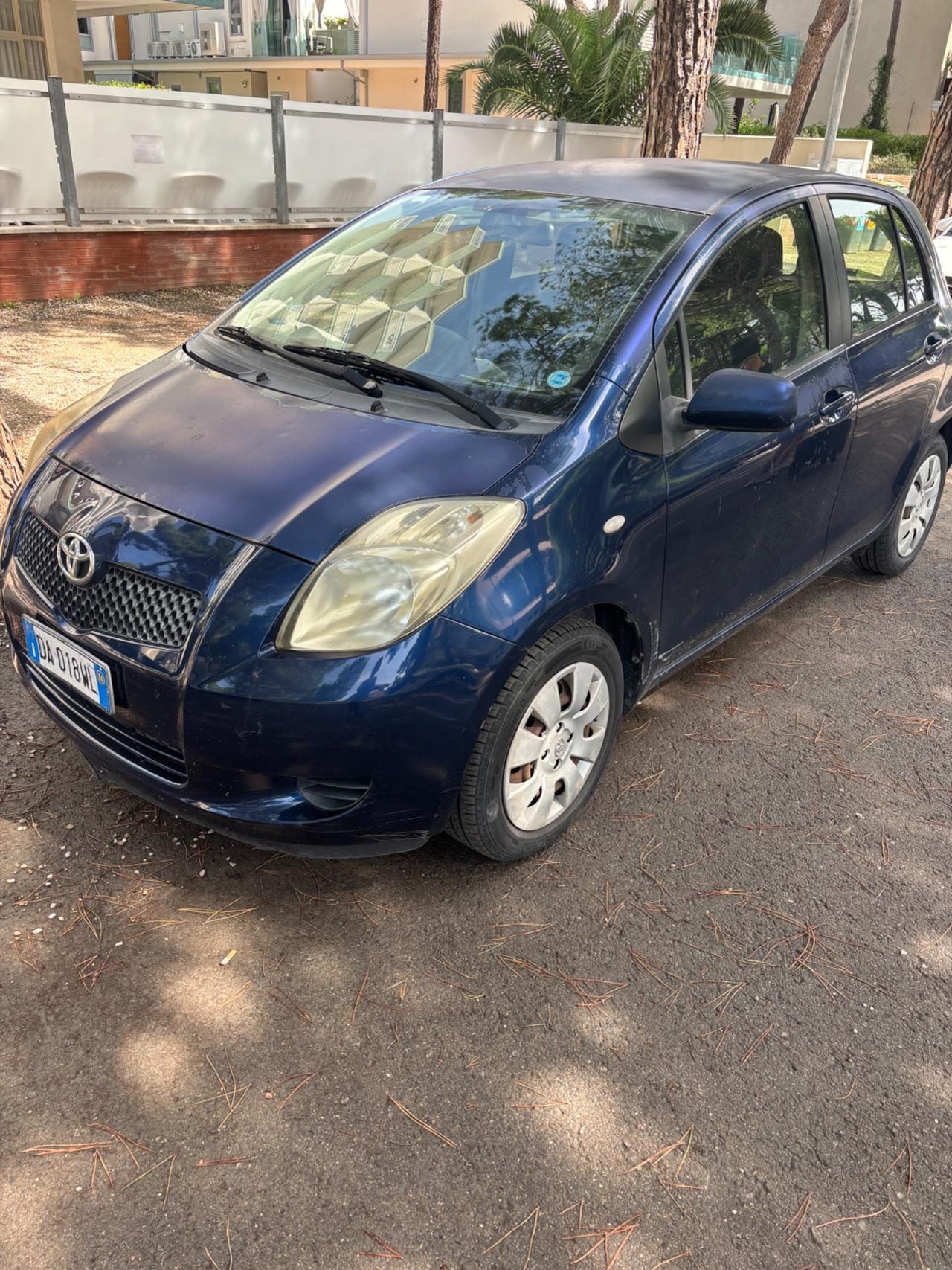 Toyota Yaris 1.0 5 porte Sol