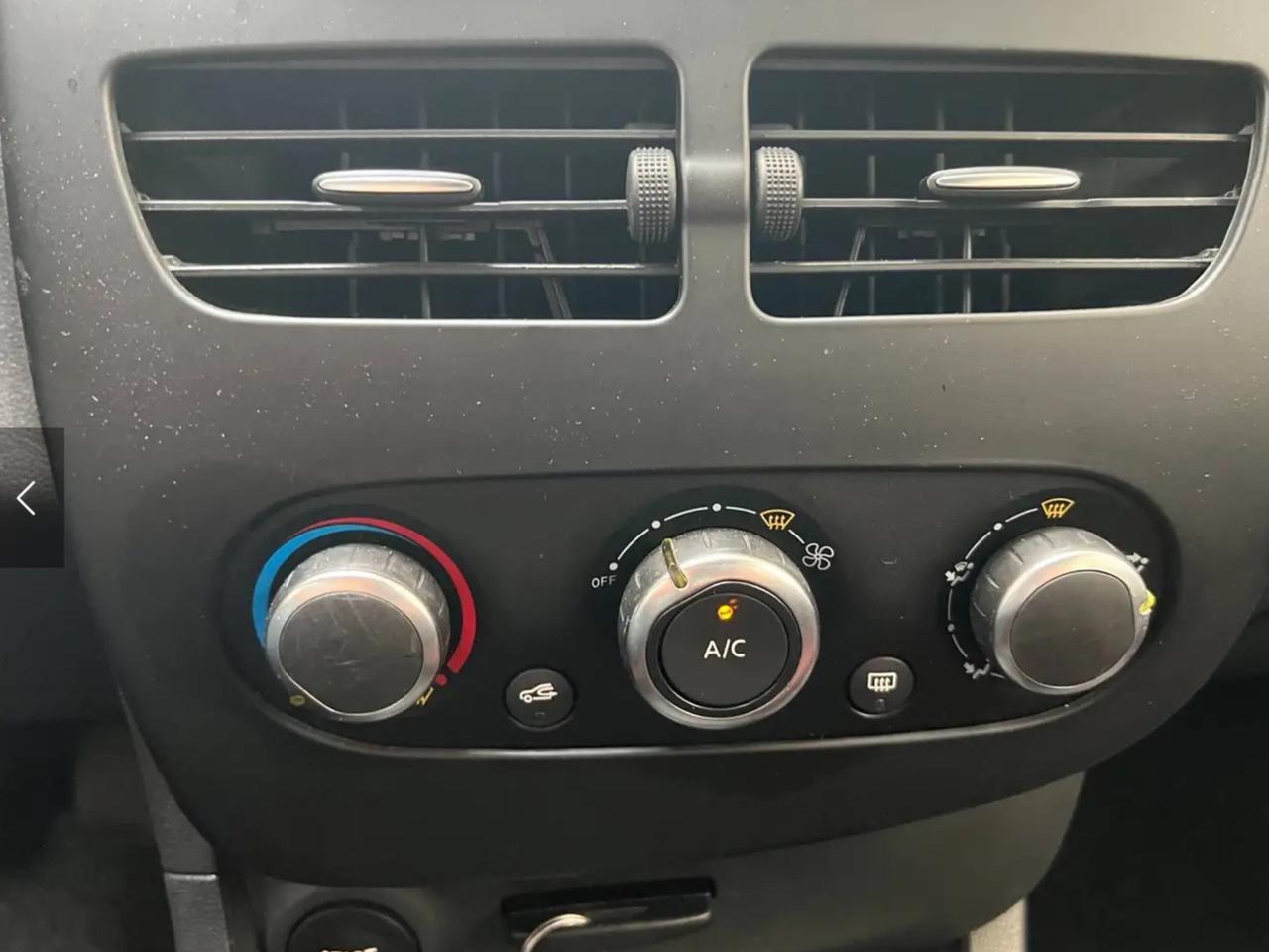 Renault Clio 1.2 75CV 5 porte Life Perfetta Si Neopatentati .
