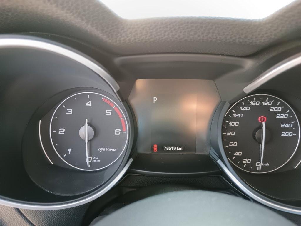 Alfa Romeo Stelvio 2.2 Turbodiesel 160 CV AT8 RWD