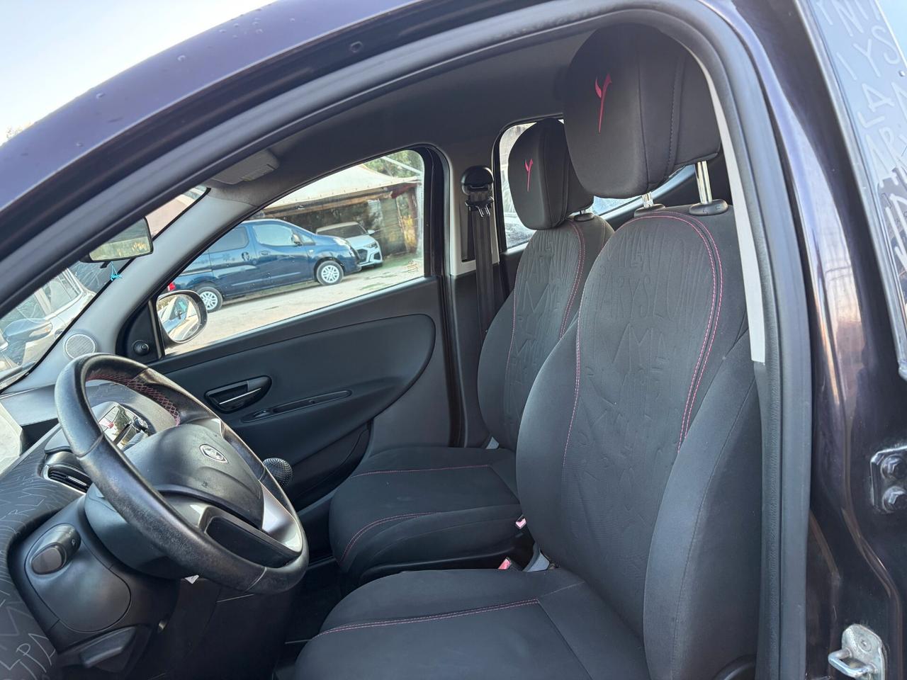LANCIA YPSILON 1.2 115.000 KM ANNO 2013 GARANTITA