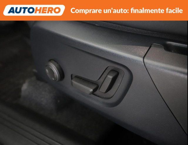 VOLVO XC40 B4 AWD automatico Plus Dark