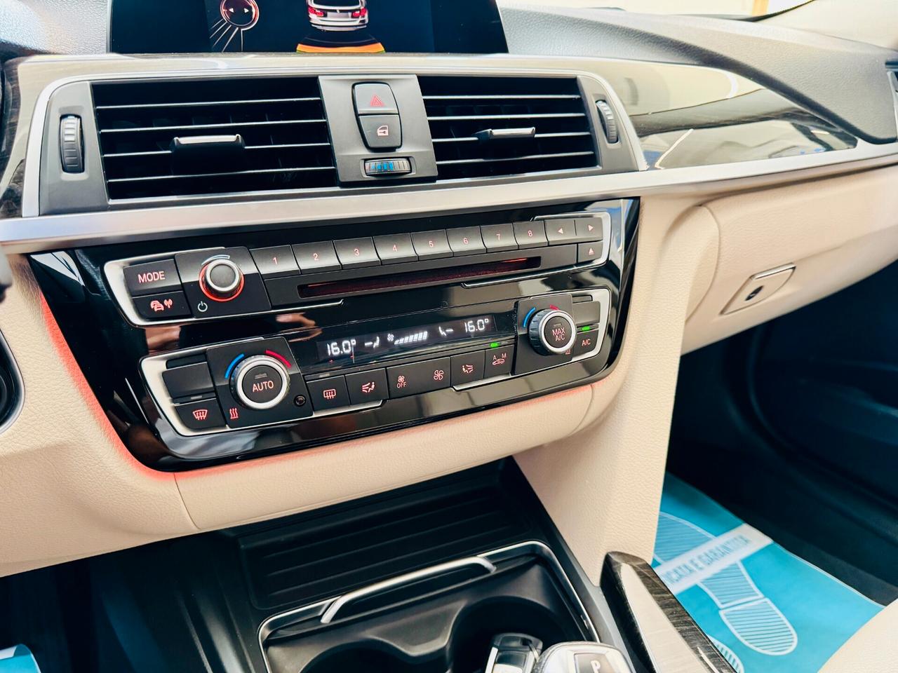 Bmw 316d Touring Luxury Autom/LED/Navi