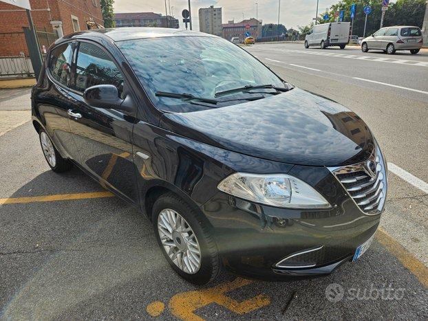 Lancia Ypsilon 1.2 69 CV 5 porte Gold