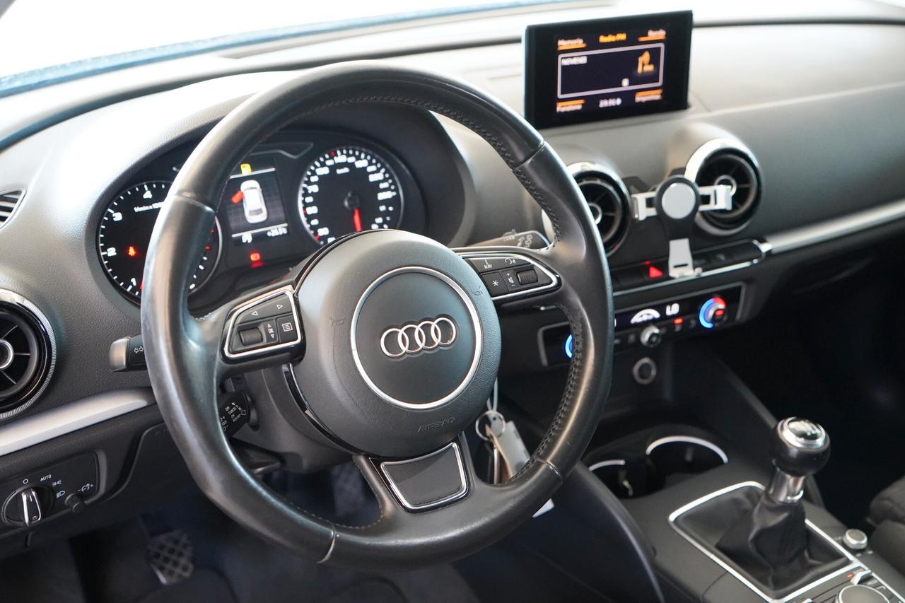 Audi A3 1.6 TDI 105 Cv Attraction
