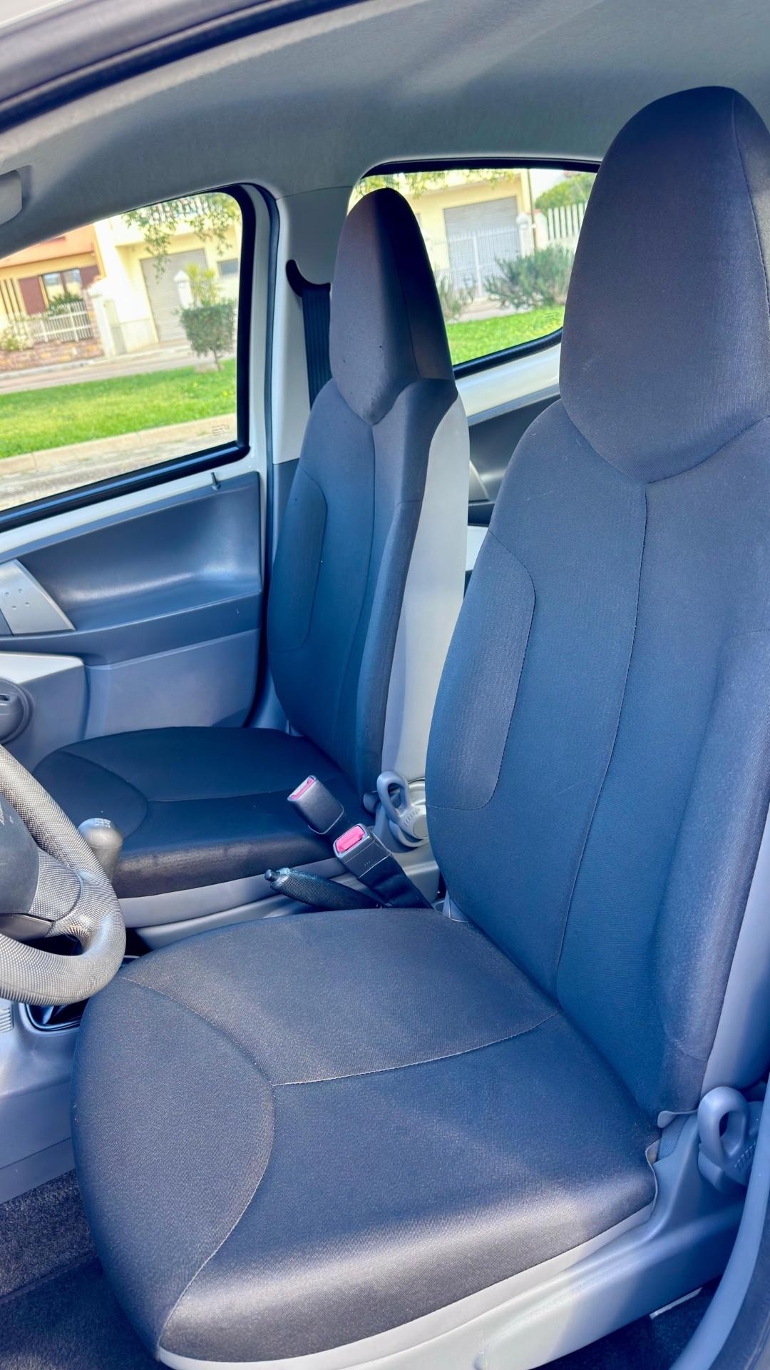 Toyota Aygo 1.0 12V VVT-i 5 porte Deep Ocean Connect