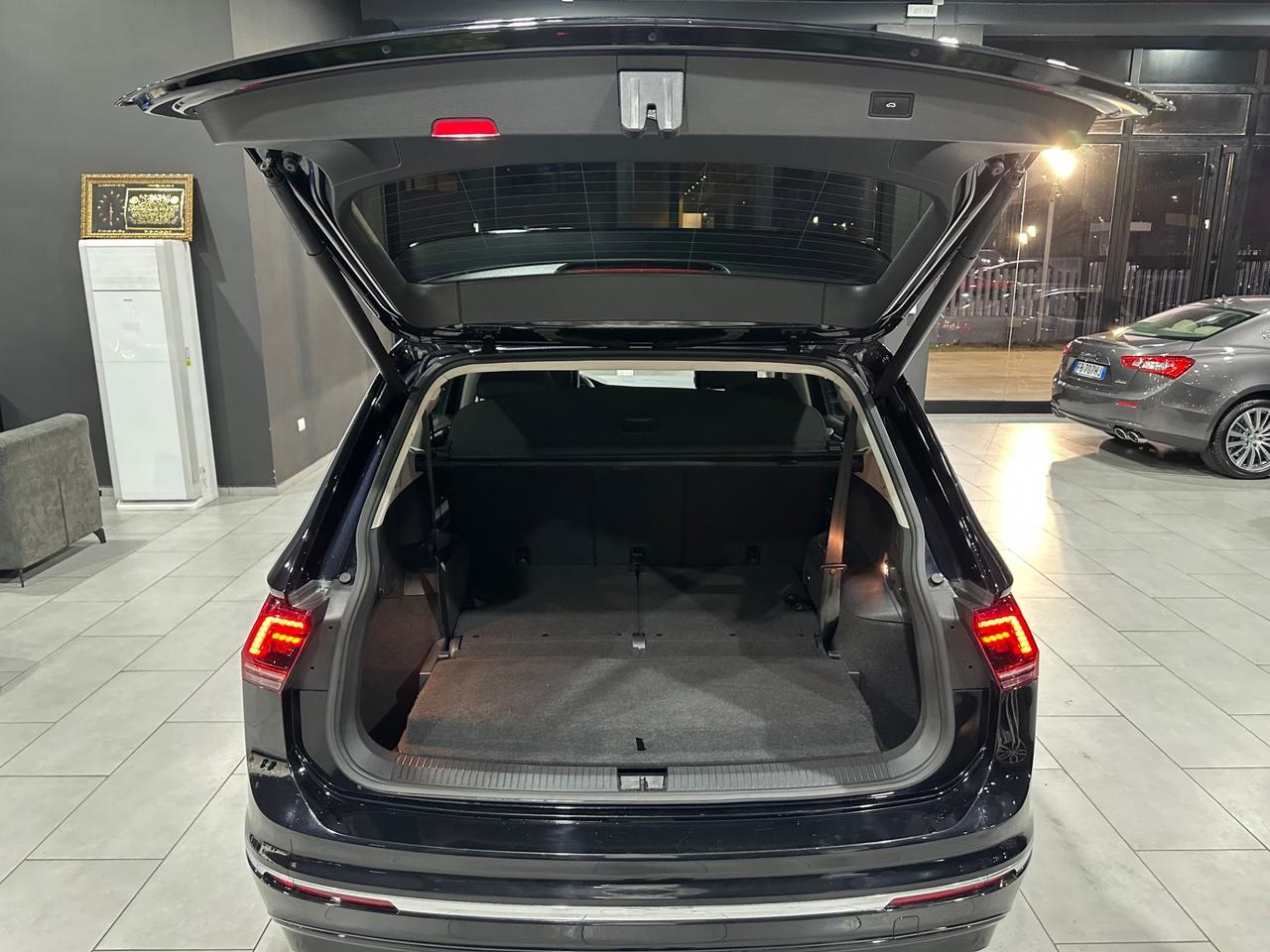 Volkswagen Tiguan Allspace 2.0 TDI SCR DSG 4MOTION R Line 7 posti