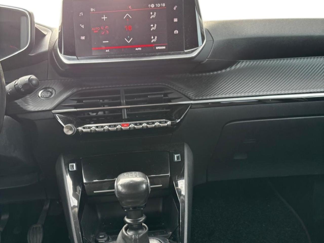 Peugeot 2008 PureTech 130 S&S Allure Navi Pack