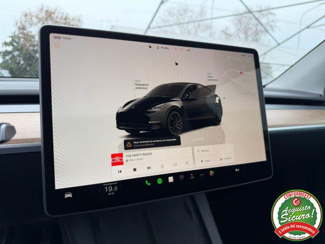 TESLA Model Y Performance AWD IN ARRRIVO