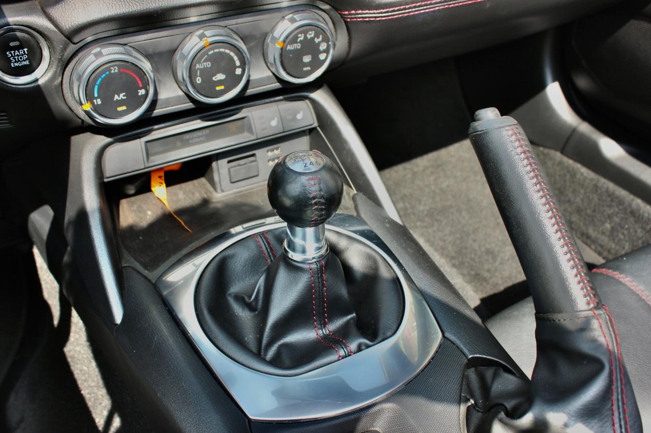 Mazda MX-5 1.5L SPORT-LINE 130CV INTERNI IN PELLE NERA