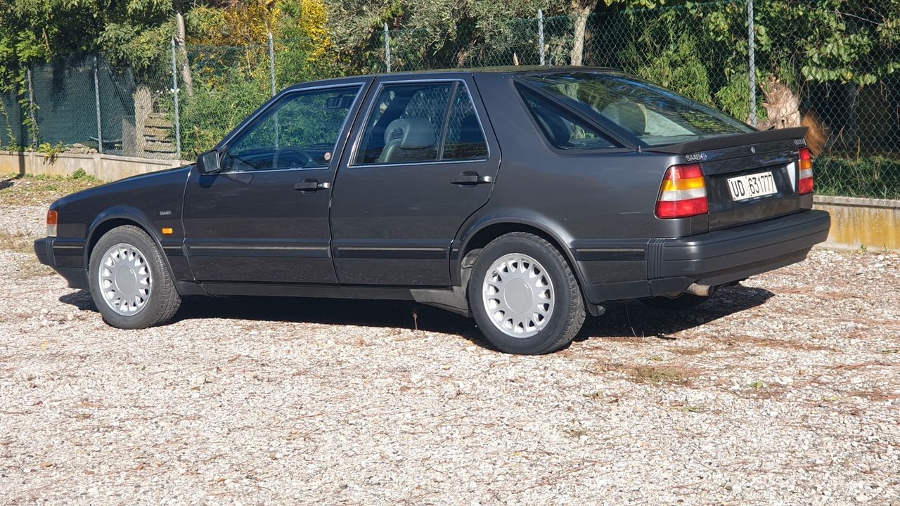 Saab 9000 i 16 5 porte