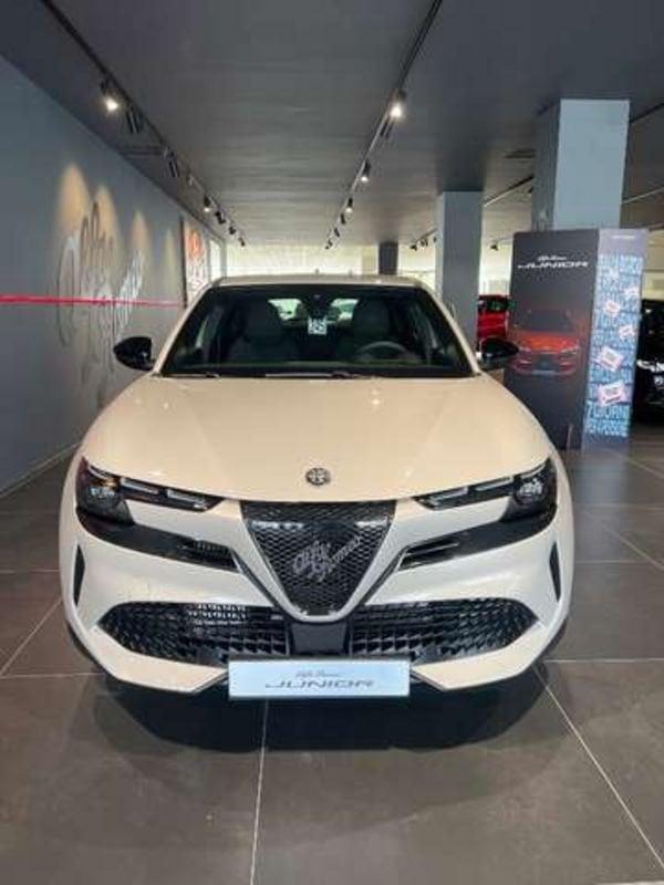 Alfa Romeo Junior 1.2 Hybrid ibrida