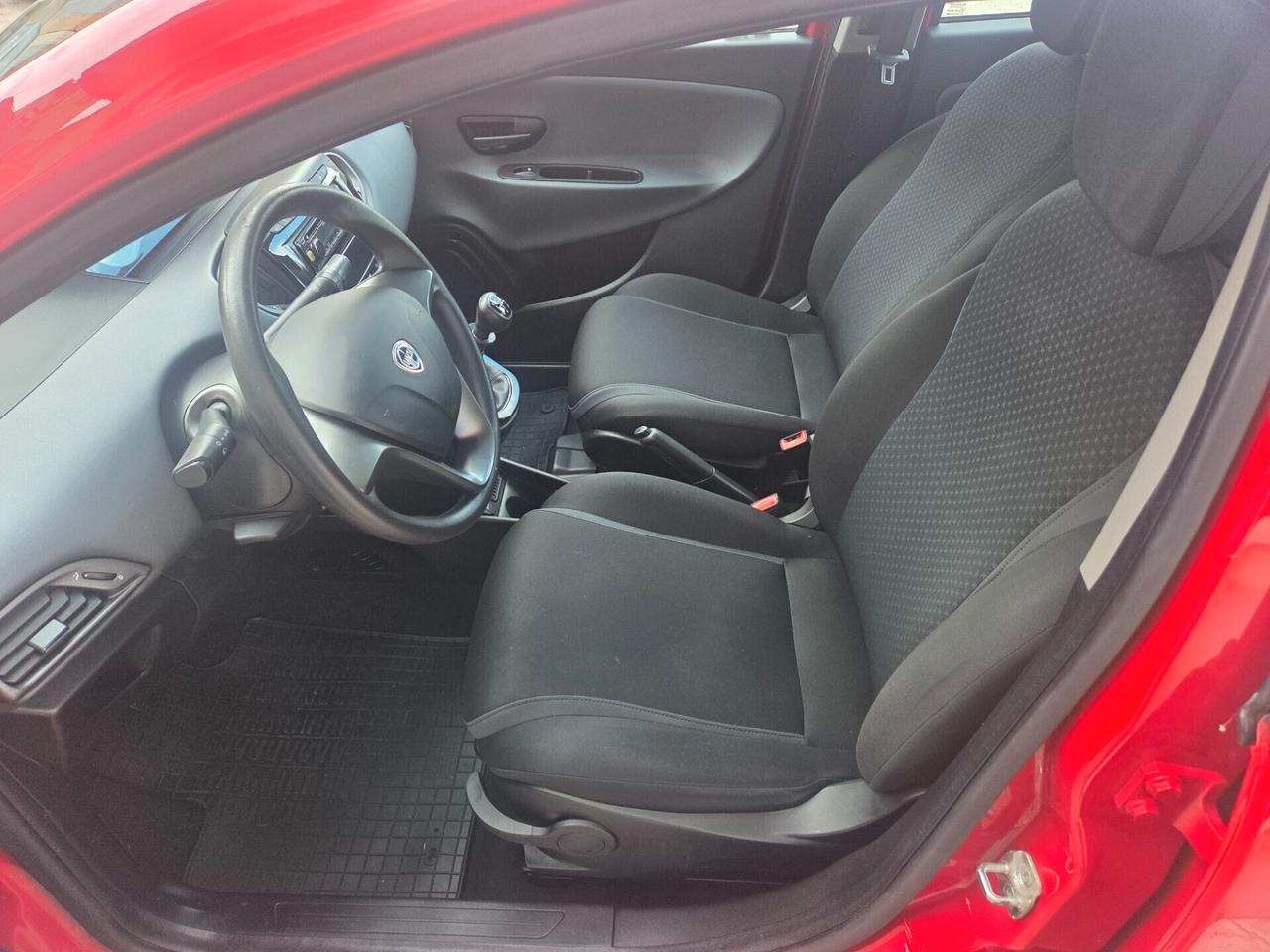 LANCIA YPSILON 1.2 BENZ 4 CILINDRI SOLI KM 66000 CERTIF