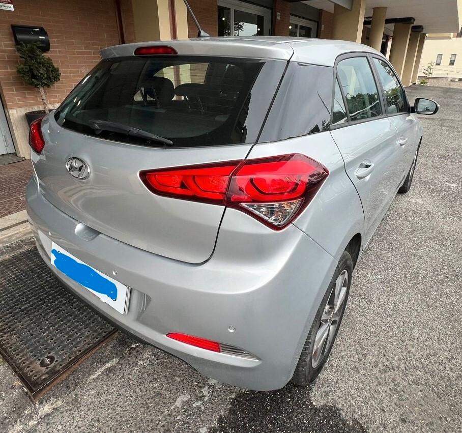 HYUNDAI i20 1.2 84 CV 5 porte comfort