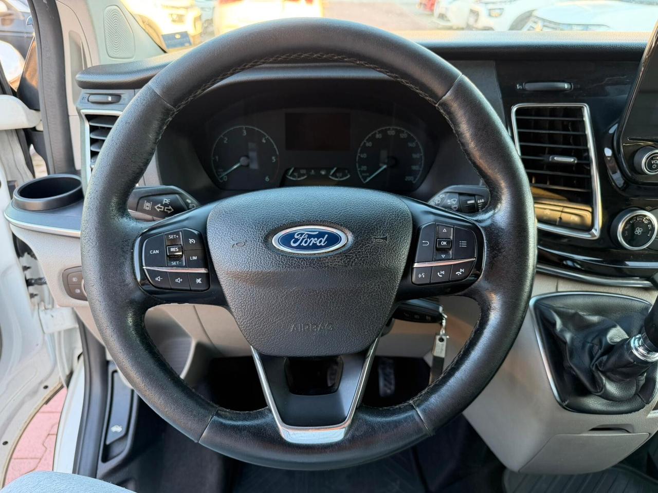 Ford Tourneo Custom 310 2.0 TDCi 130CV PL Titanium