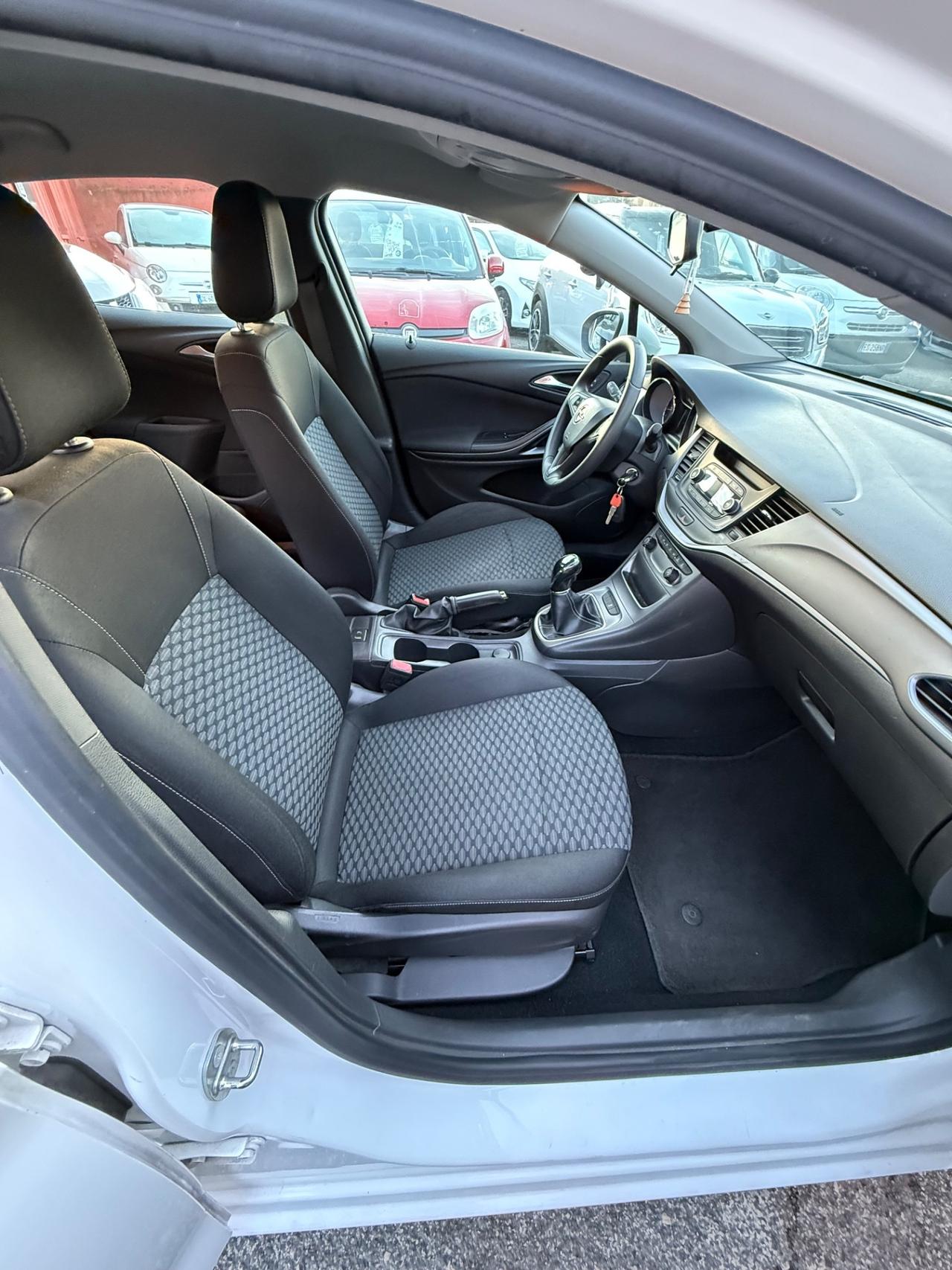 Astra 1.4 / 5 porte /Cosmo/unipro/rate/permute/