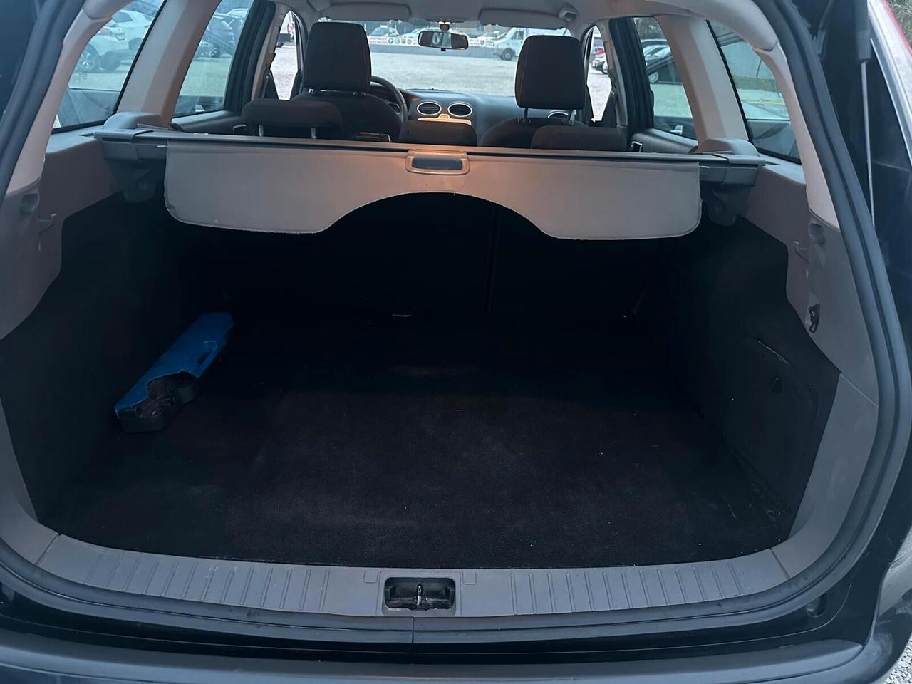 Ford Focus 1.6 (115CV) 5p. Bz.- GPL Titanium