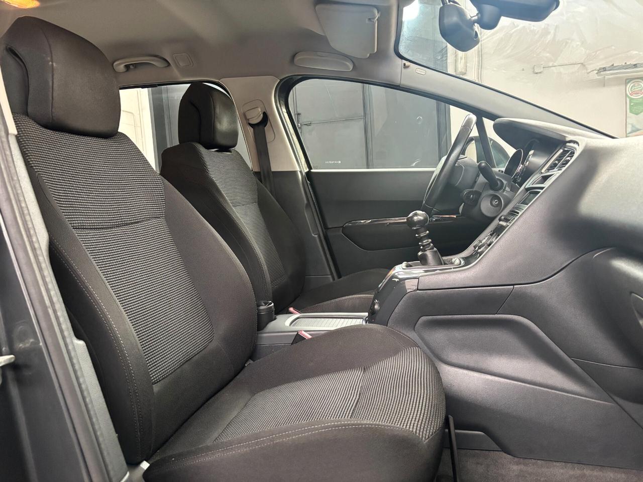 Peugeot 5008 2.0 HDi 150CV Féline 7 posti