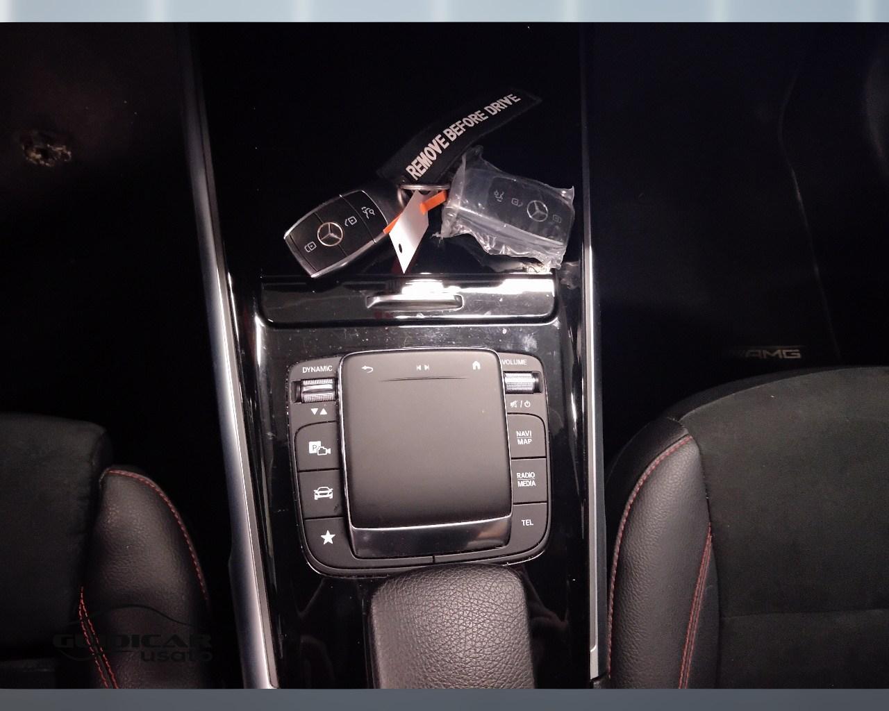 Mercedes-Benz GLB - X247 2019 - GLB 180 d Premium auto