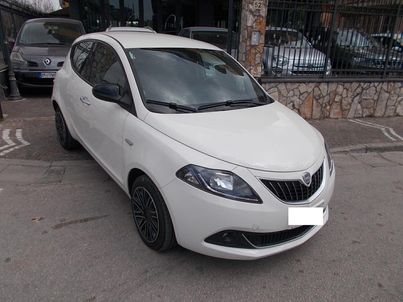 Lancia Ypsilon 1.0 FireFly 5 porte S&S Hybryd Gold