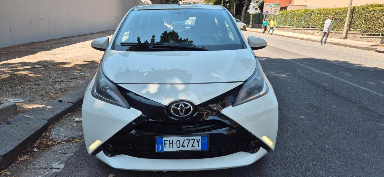 Toyota Aygo X-PLAY 5 PORTE RETROCAMERA CON GARANZIA