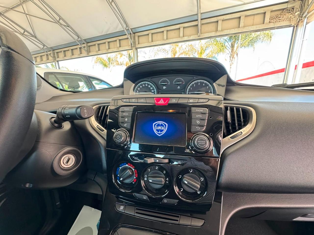 Lancia Ypsilon 1.2 69 CV 5 porte S&S Gold