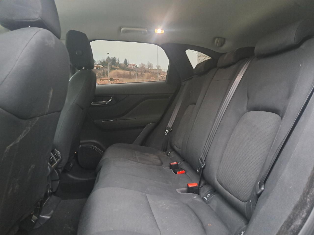 Jaguar F-Pace 2.0 D 163 CV Portfolio