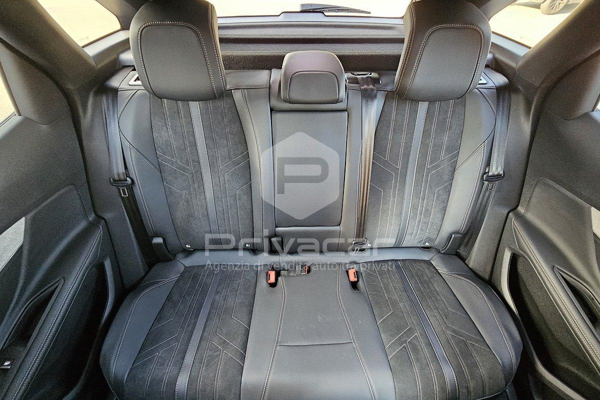PEUGEOT 3008 Hybrid 225 e-EAT8 GT