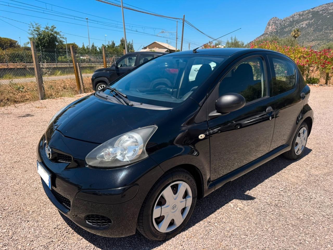 Toyota Aygo 1.0 12V VVT-i 5 porte Deep Ocean Connect