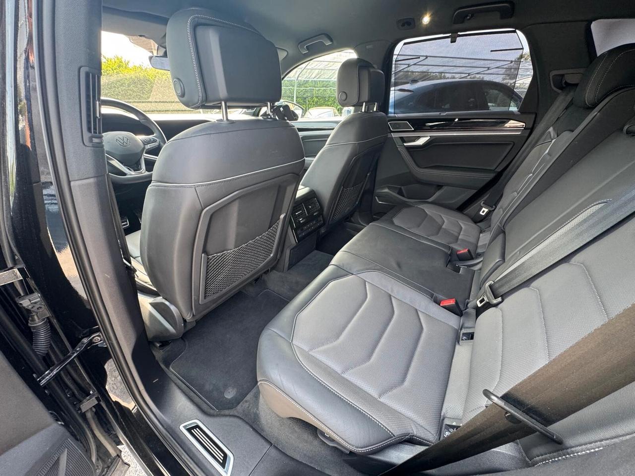 Volkswagen Touareg 3.0 V6 TSI R LINE