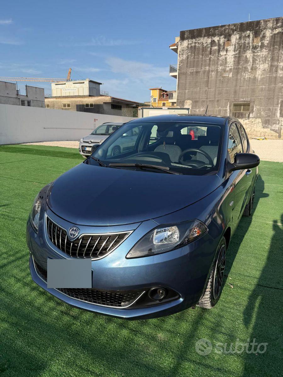Lancia Ypsilon 1.0 FireFly S&S Hybrid