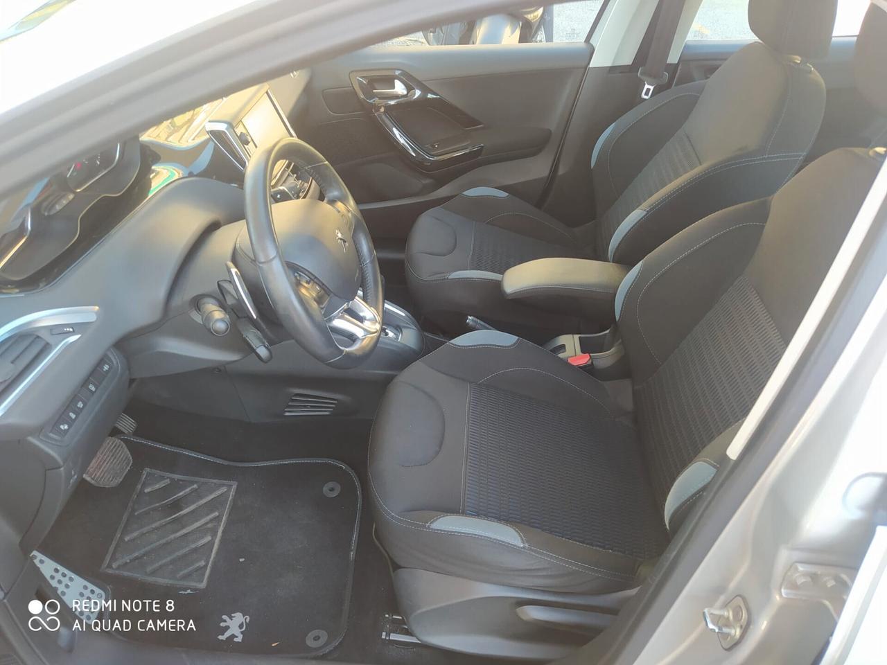 Peugeot 208 PureTech 82 5 porte Allure