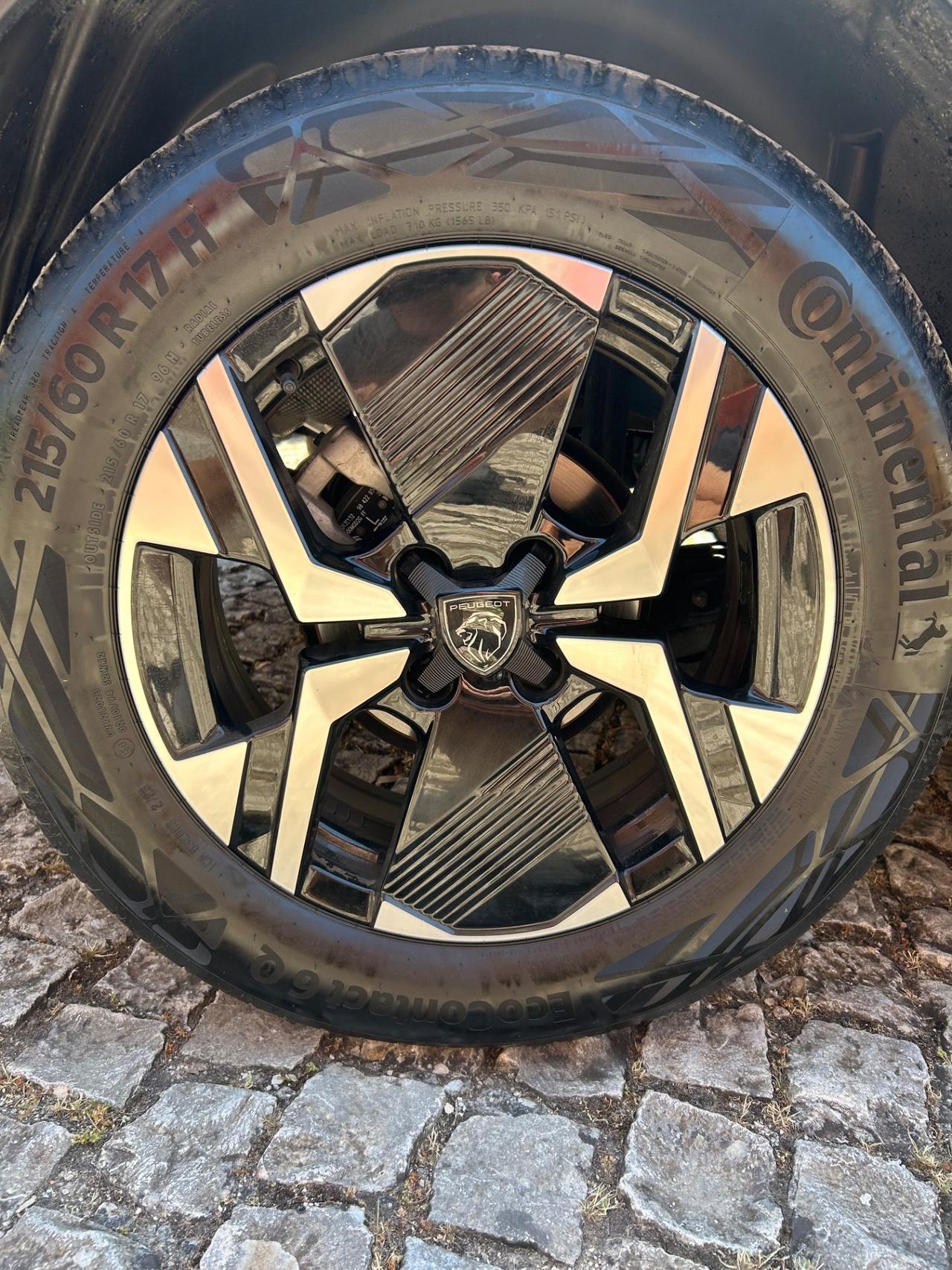Peugeot 2008 PureTech 100 S&S Allure