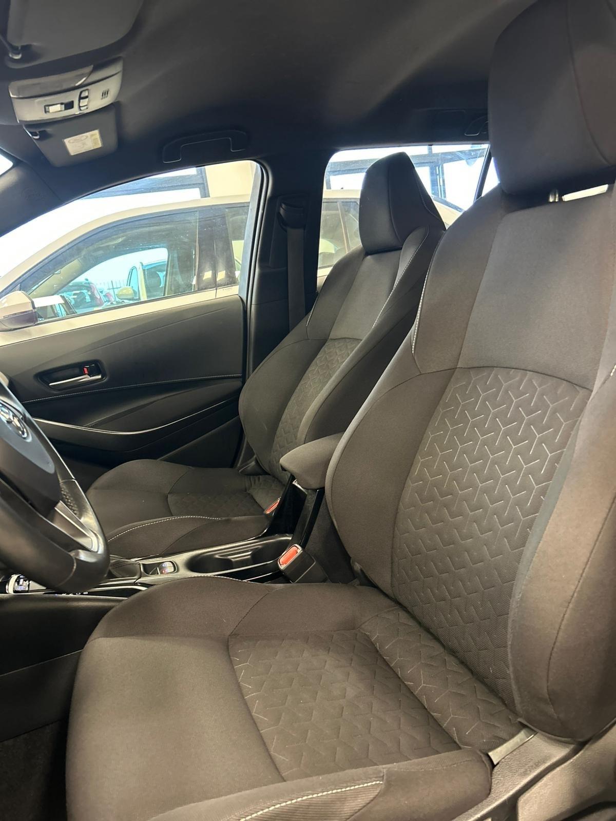 Toyota Corolla Touring Sports 1.8 Hybrid Business