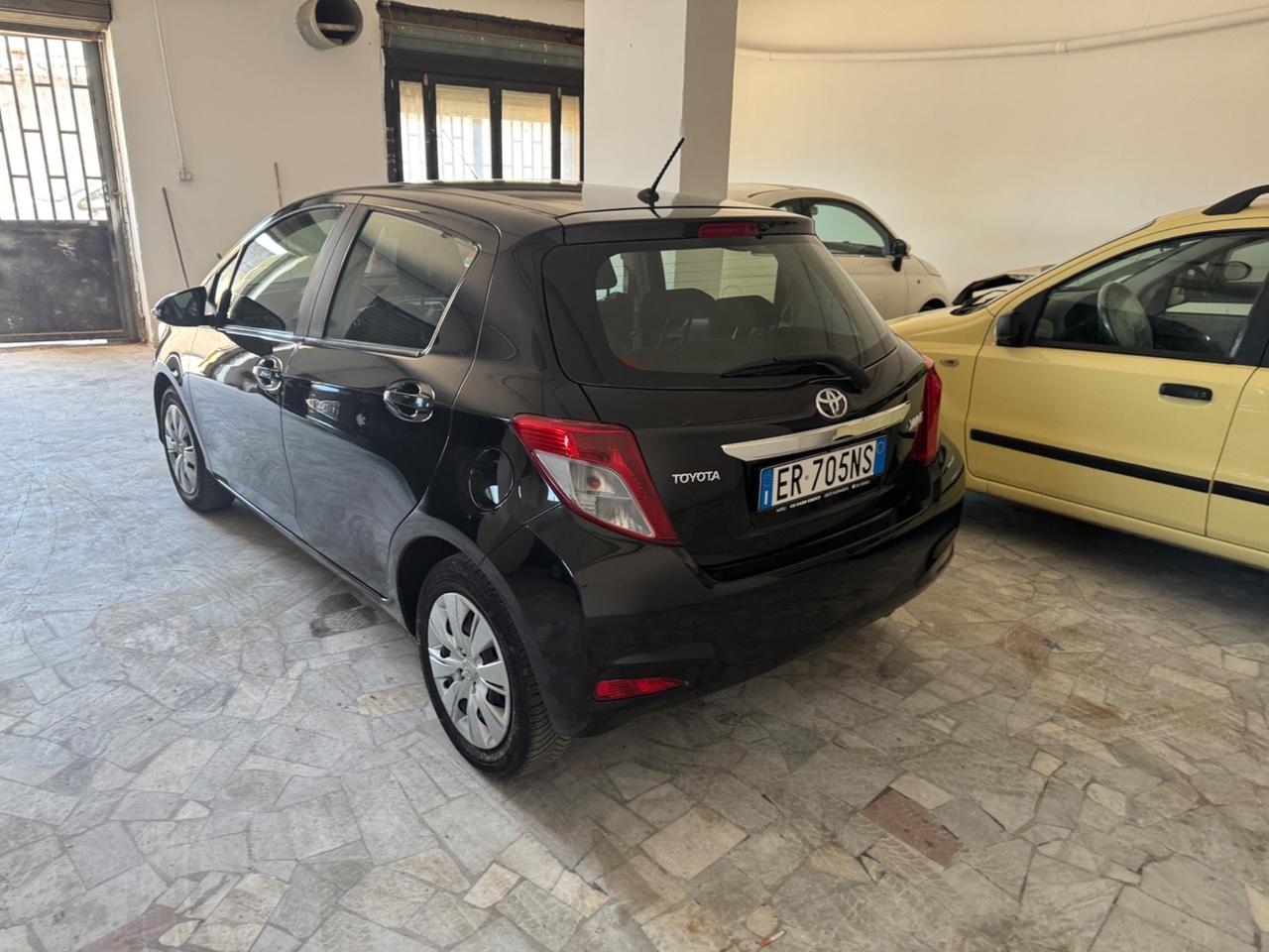 Toyota Yaris 1.0 5 porte Lounge