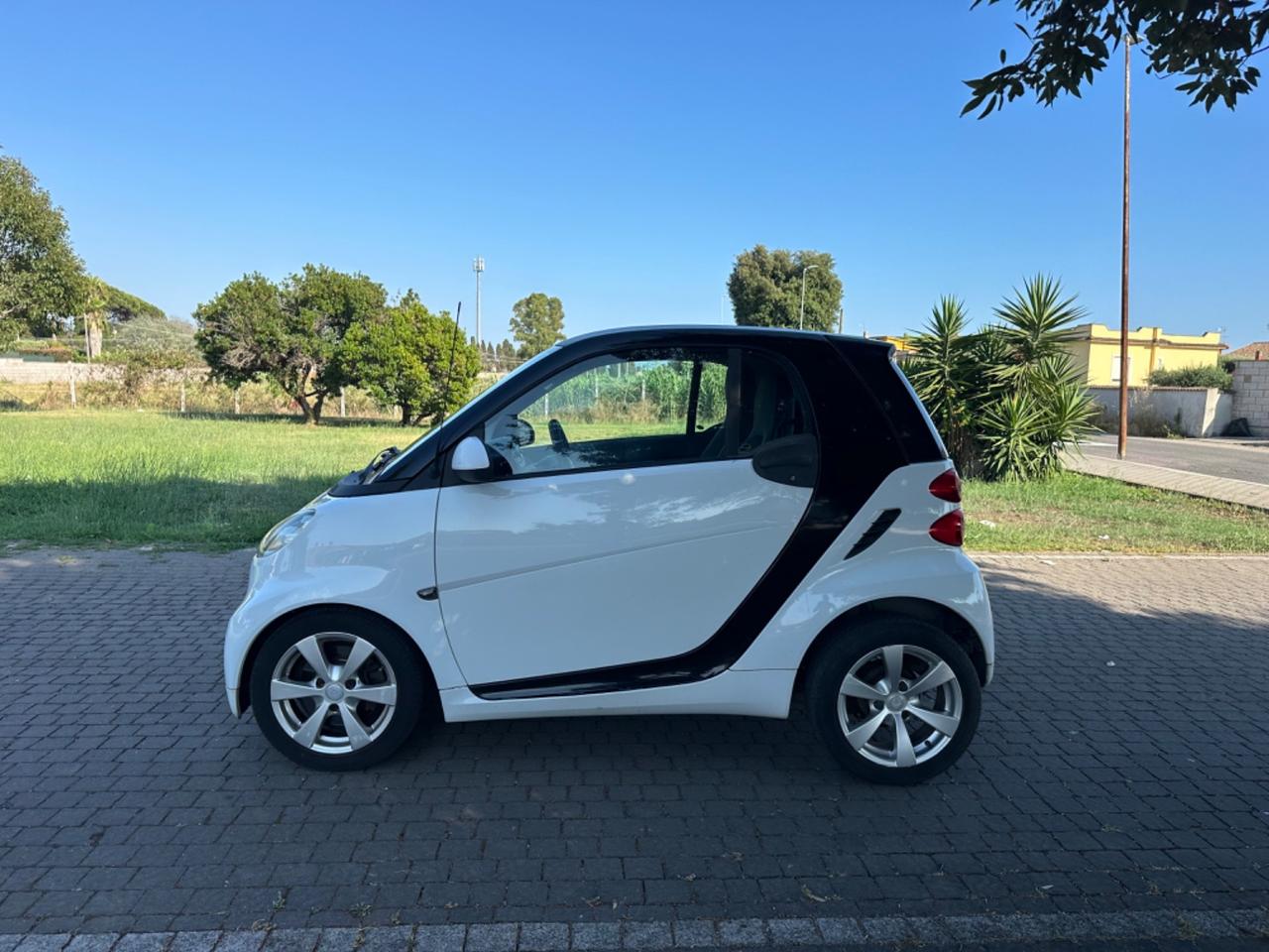 Smart ForTwo 1000 52 kW MHD coupé pure NEOPATENTATI