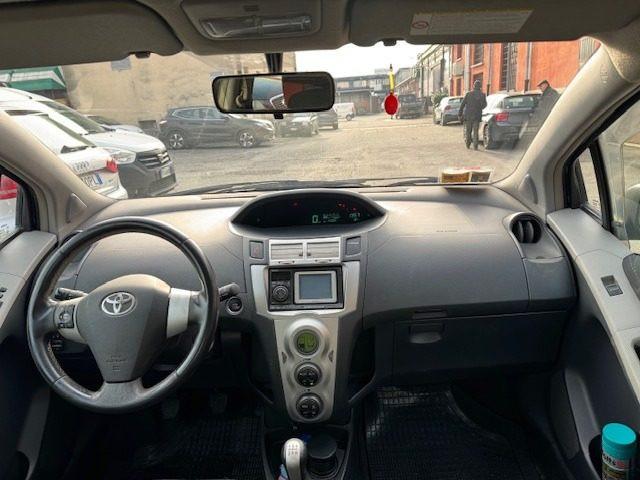 TOYOTA Yaris 1.3 5 porte Sol