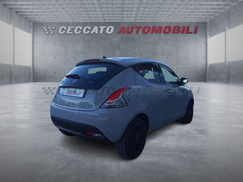 Lancia Ypsilon Ypsilon 1.0 firefly hybrid Silver s&s 70cv 5p.ti