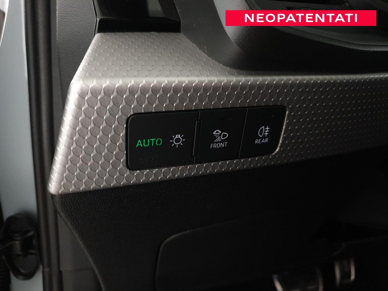 Allstreet 30TFSI 116CV S tronic Identity Contrast