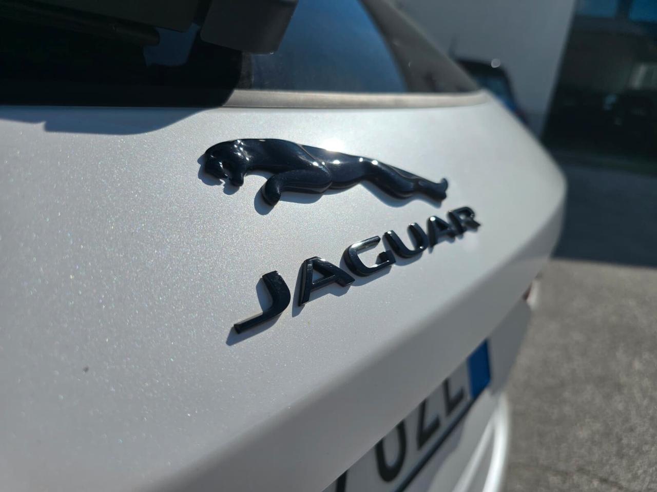 Jaguar F-Pace 2.0 D 204 CV AWD aut. R-Dynamic SE