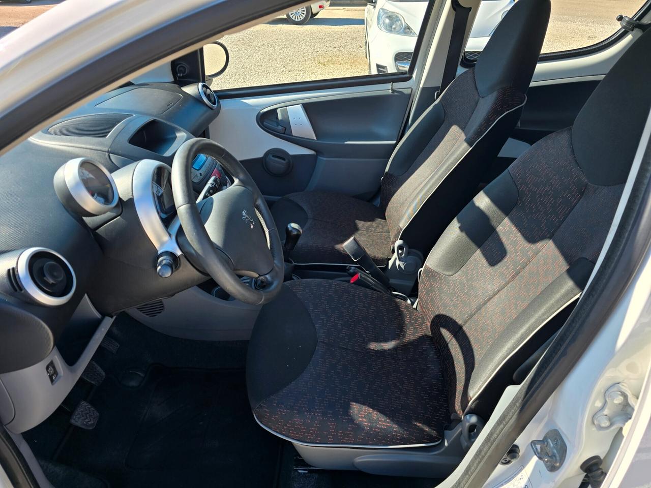 Peugeot 107 1.0 68CV 5p. Sweet Years