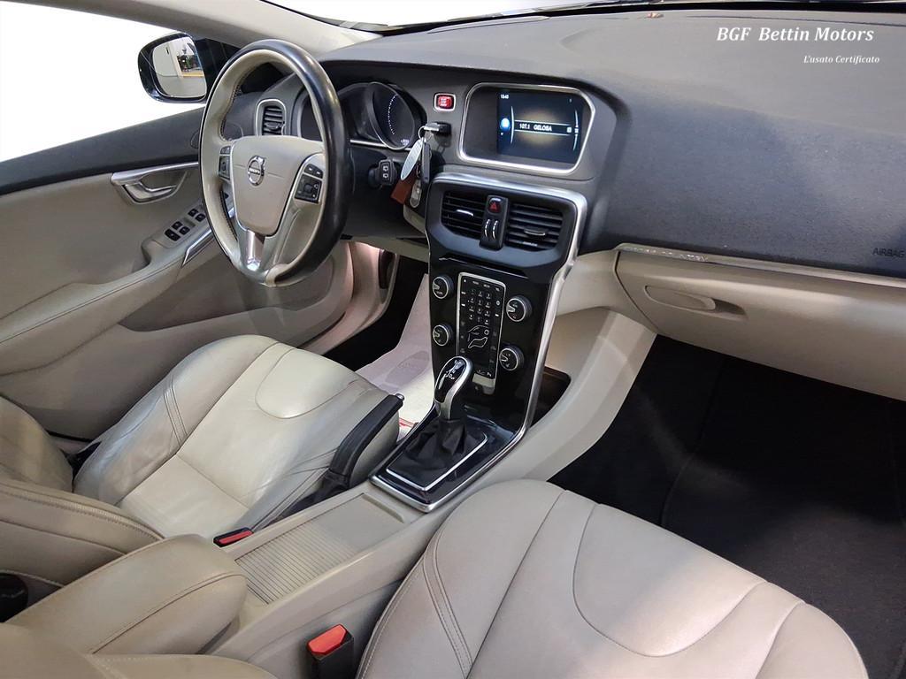 Volvo V40 Cross Country 2.0 D2 Momentum geartronic