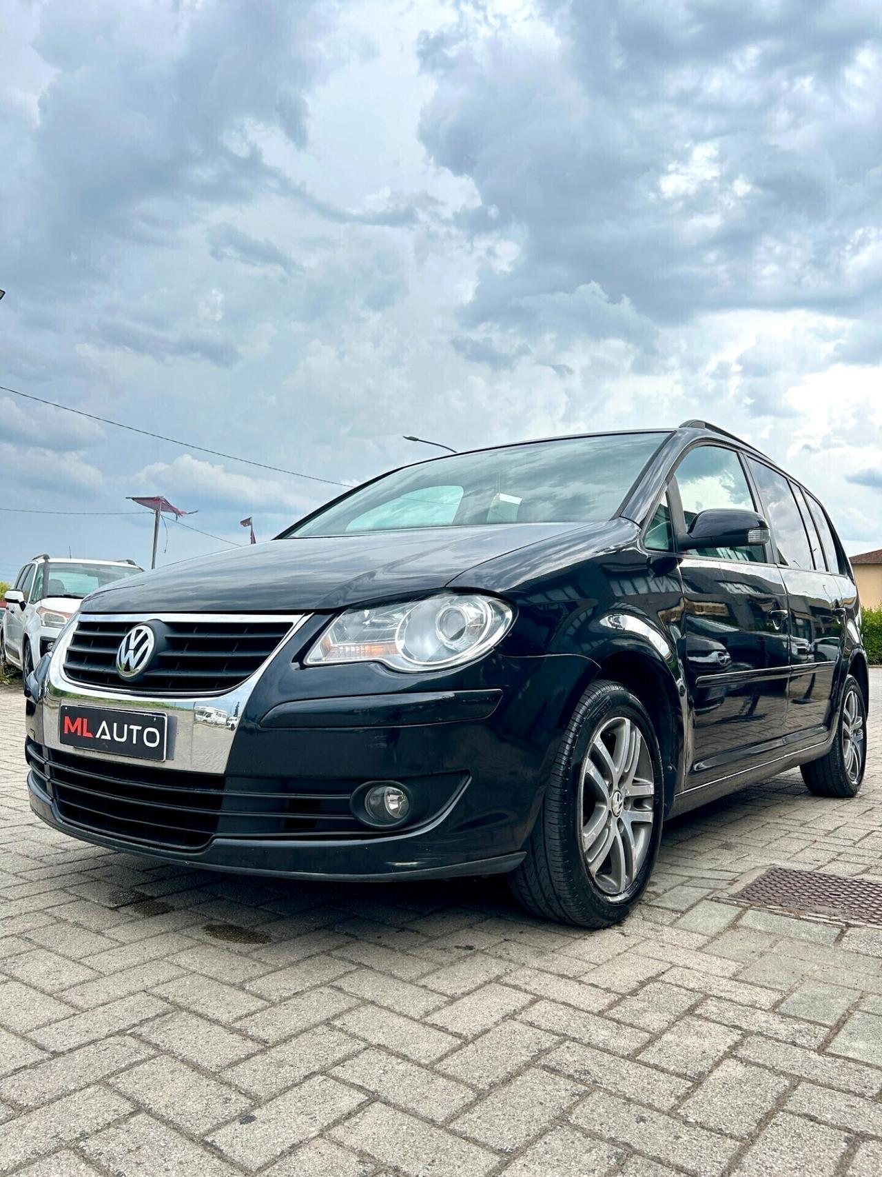 Volkswagen Touran 2.0 TDI DPF Highline 7 POSTI