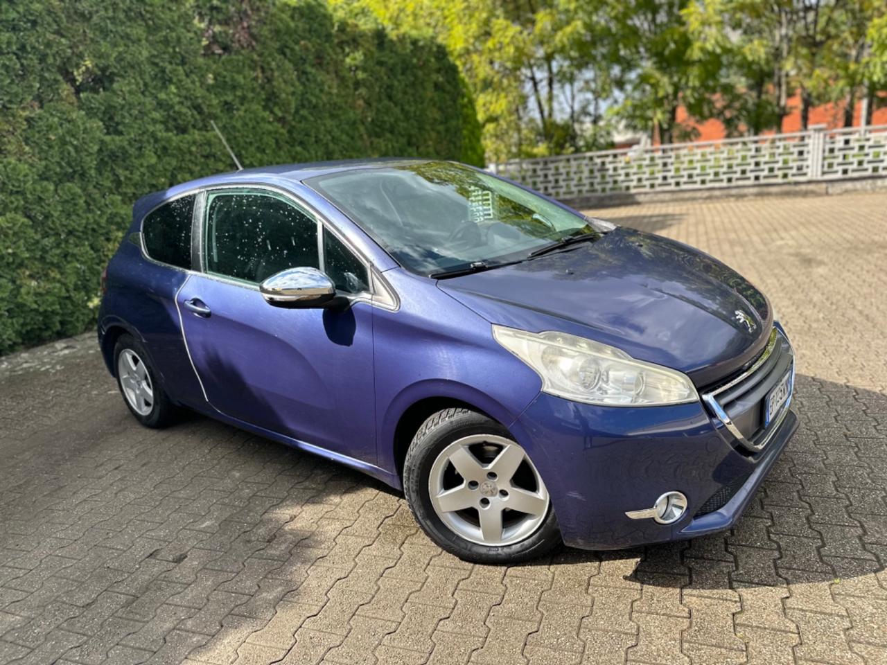 Peugeot 208 1.6 e-HDi 92 CV Stop&Start 3 porte XY