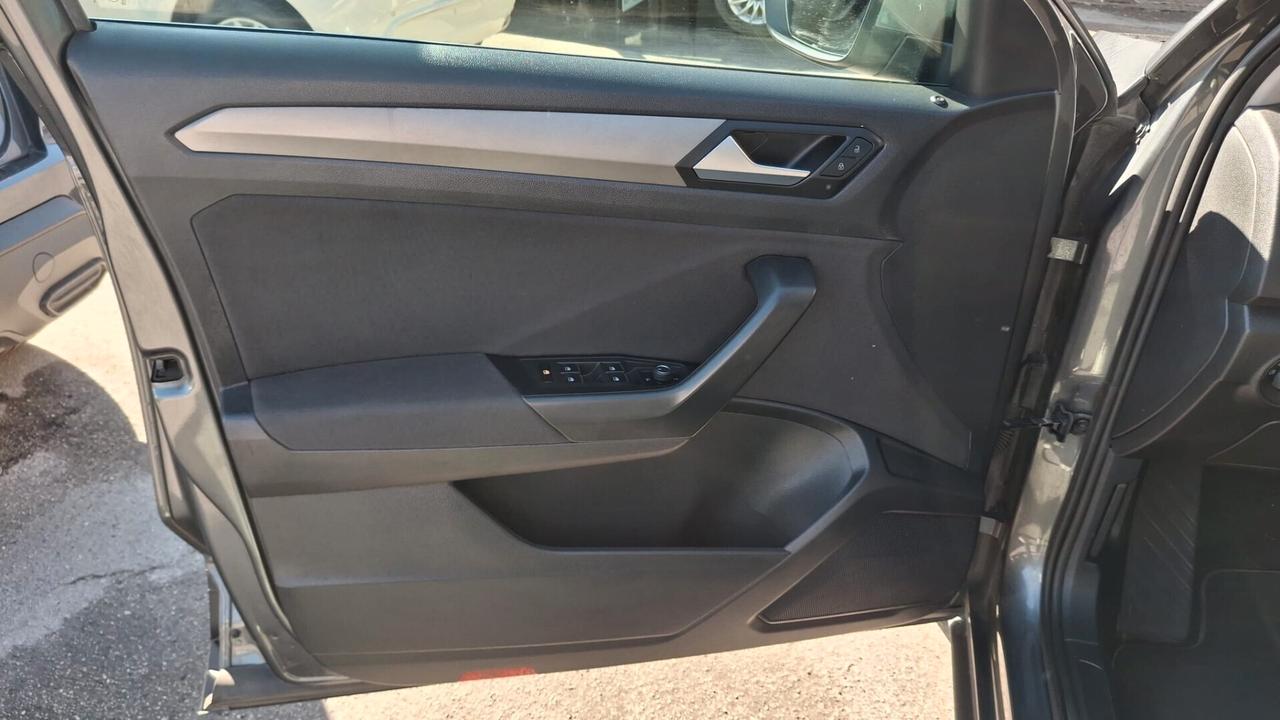 Volkswagen T-Roc 1.5 TSI ACT DSG BUSINESS