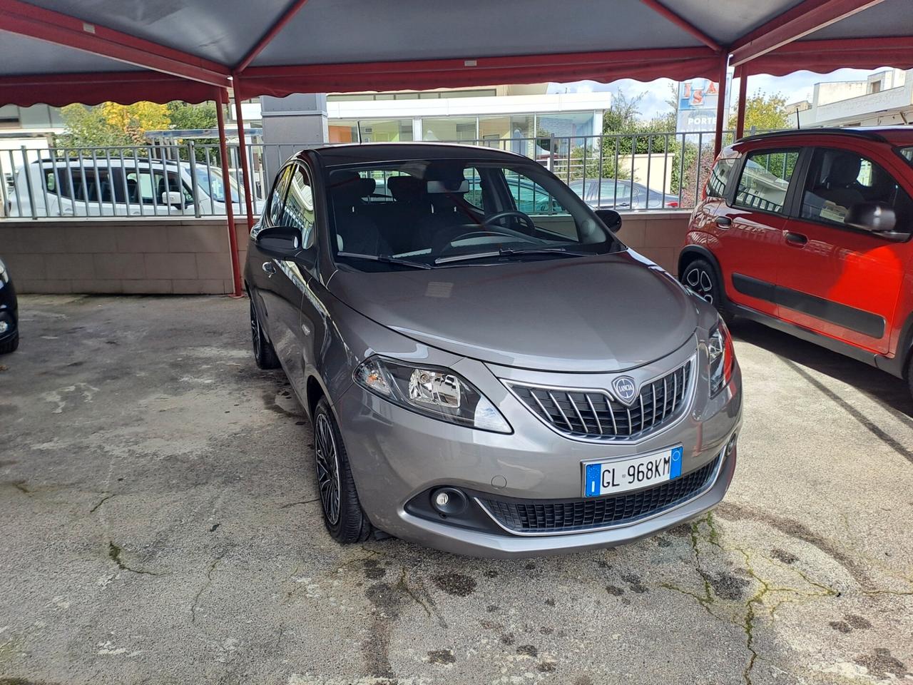 Lancia Ypsilon 1.0 FireFly 5 porte S&S Hybryd Gold